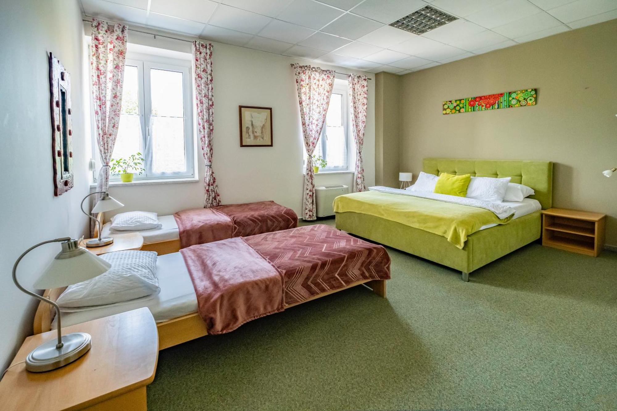 Apartmany Gulliver Микулов Экстерьер фото