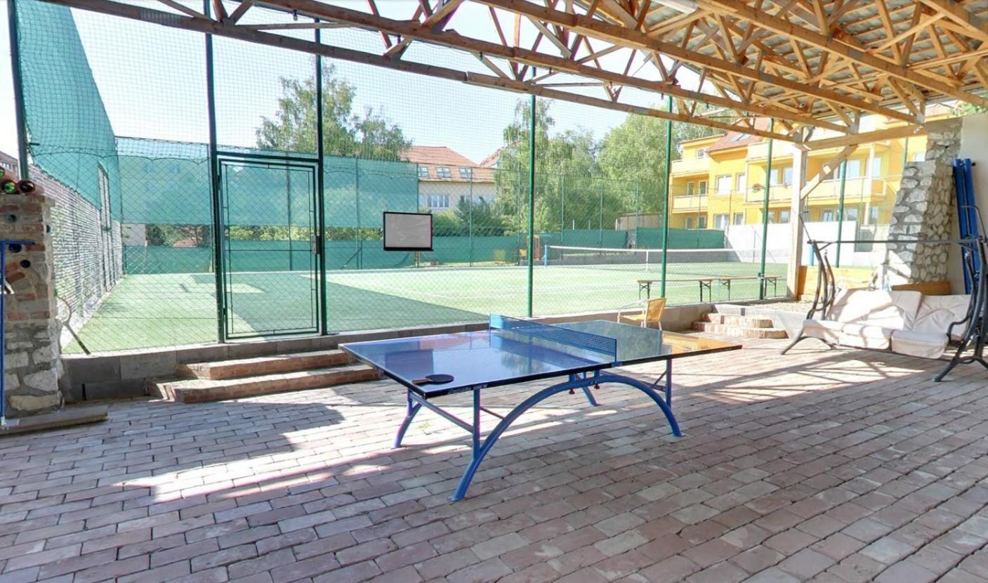 Apartmany Gulliver Микулов Экстерьер фото